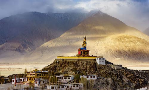Ladakh Lakes and Monastery Tour Package